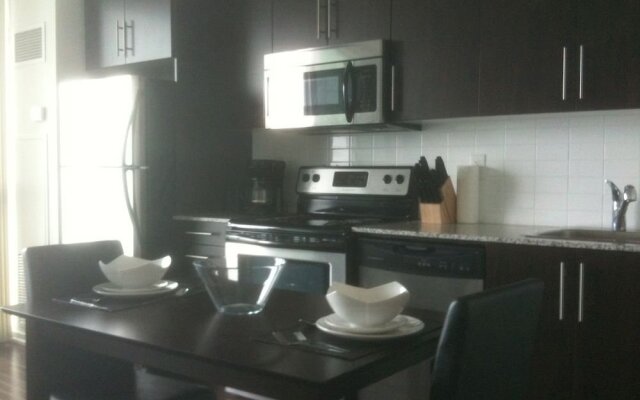 Toronto Suite Rentals - Maple Leaf Sq