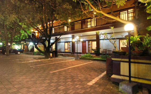 Yulia Beach Inn Kuta