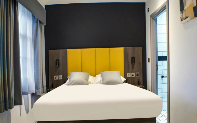 OYO Tamworth Arms Boutique Pub & Hotel