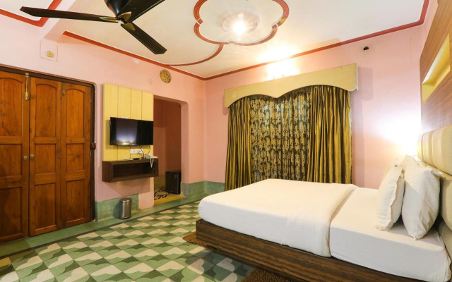 Fabhotel East View