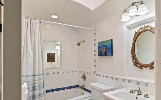 Casa Artista - A Work Of Art, One Block to Canyon Rd