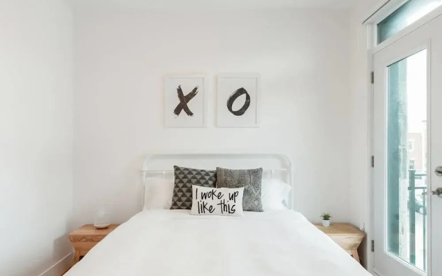 Hip, Stylish Apartment in Little Italy