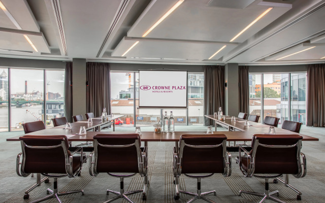 Crowne Plaza London - Battersea