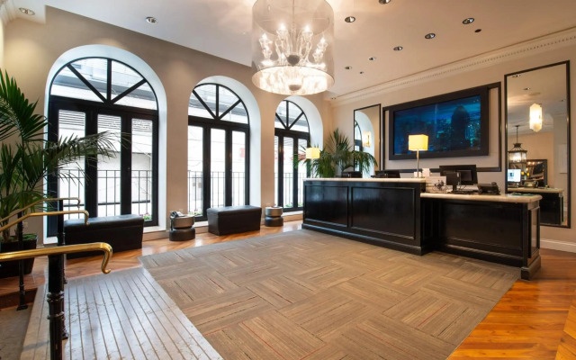 Holiday Inn Express Chicago - Magnificent Mile by IHG
