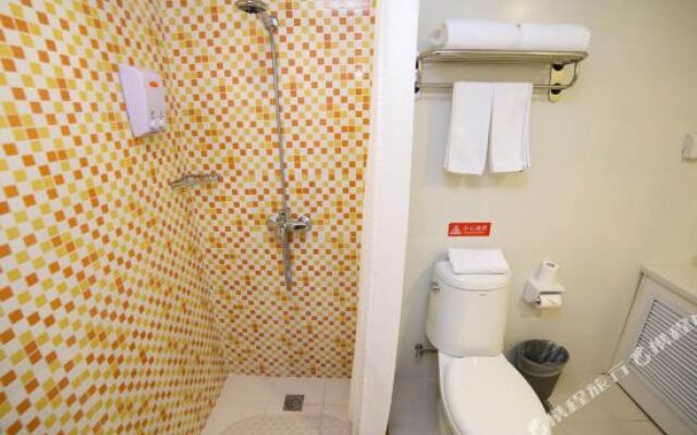 Home Inn (Dangyang Huancheng East Road Sport Center)