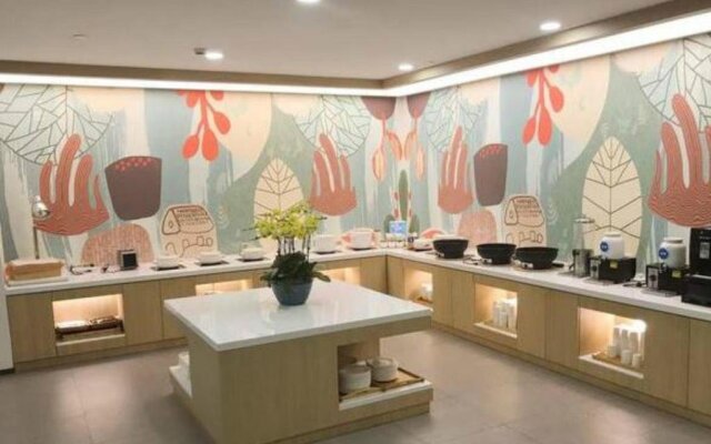 Hanting Hotel Zhenping Road Station New Branch