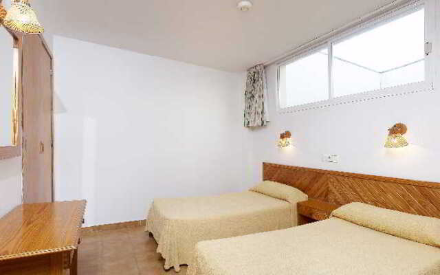 Apartamentos Mar y Playa 2