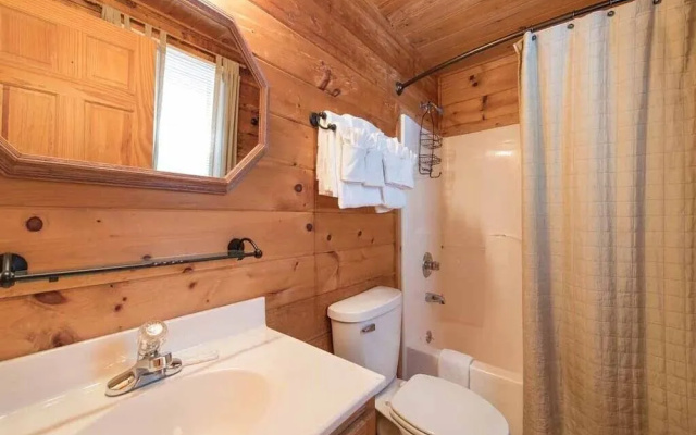 Bear's Den by Jackson Mountain Rentals