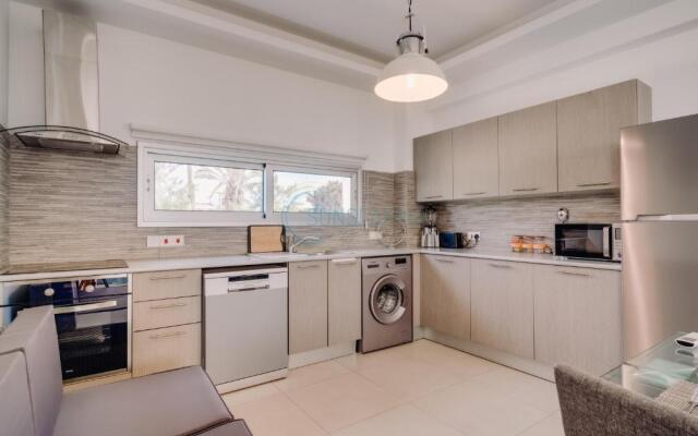 Dream 3bdr villa with private pool near the beach!