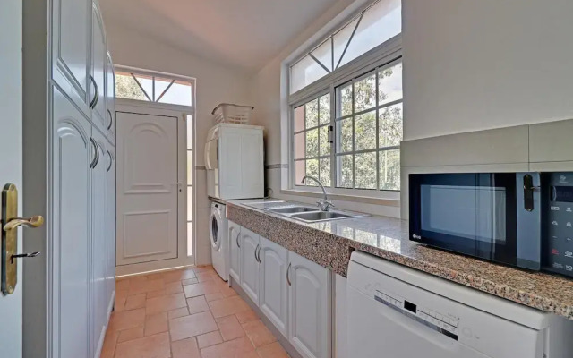 Quinta da Galina by Portucasa