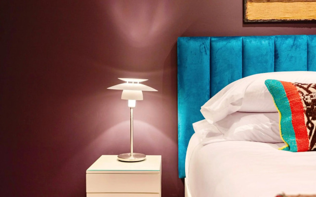 ✶ Maras Residence ✶ LUXURY Rooftop Pool & Grill