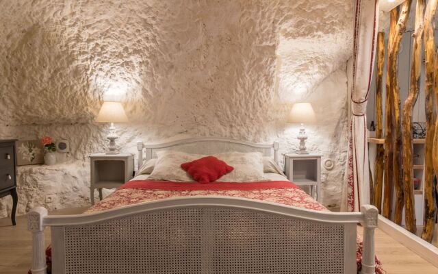 Gîtes troglodytes de la Rochère