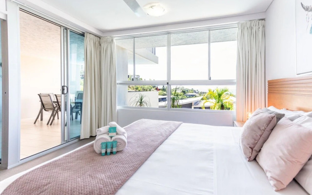 Stunning Sea Views Azura 7 Airlie & Wifi