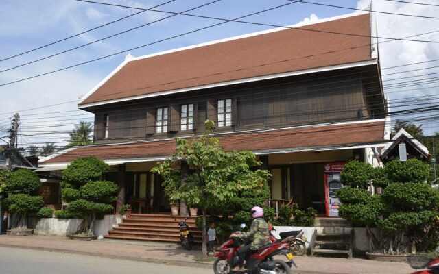 Bua Luang Hotel