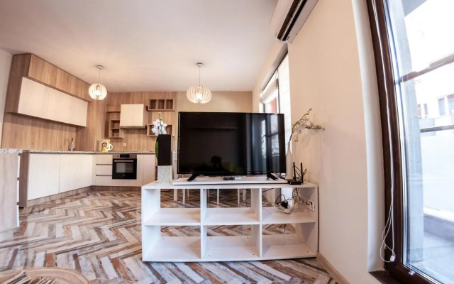 Bright 1BDR Apartment with a Balcony