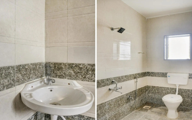 SPOT ON 77586 Royal Inn Lodging