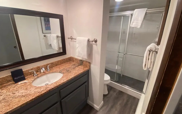 #001 Vail International