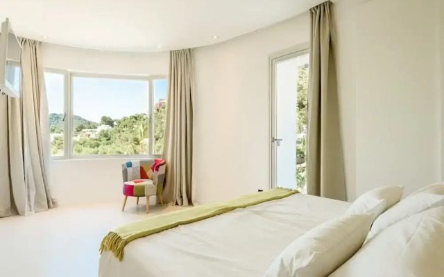 Charming Villa in Delightful Gateway