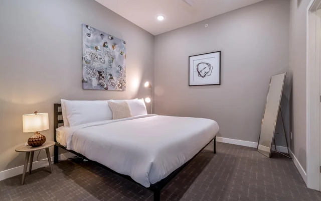 Des Moines Alluring 2BD 2BA Downtown Apartment