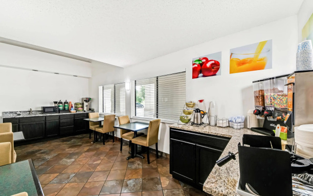 Quality Inn & Suites Junction