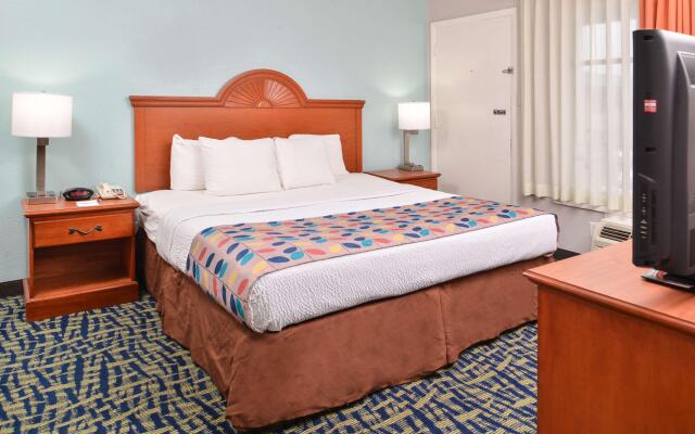 Best Western Plus Holiday Sands Inn & Suites