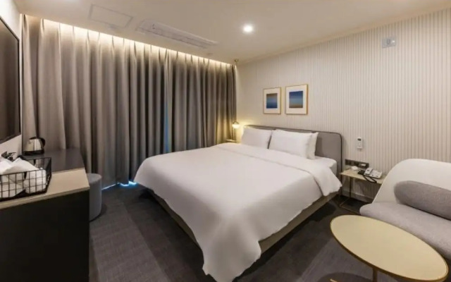 Brown Dot Hotel Deokcheon