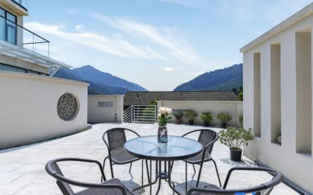 Mount Qingcheng · Yu Gui Yu Ye · Hot Spring Inn (Mount Qingcheng Rear Mountain Scenic Area Store) – Outside – Chengdu