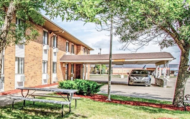 Economy Hotel Minot