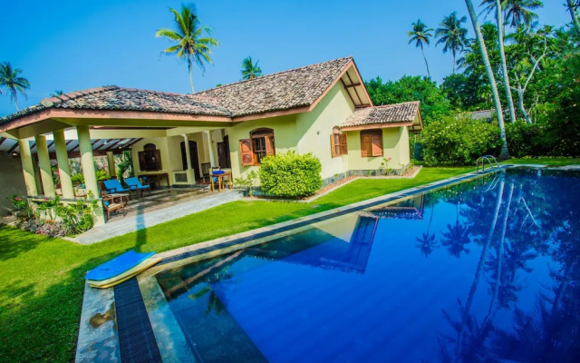 The Chalet - Whole Villa 2 Bedroom (Sleeps 4)