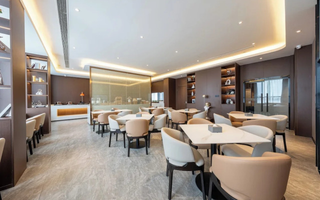 World Hotel  Jinan CBD MixC Branch