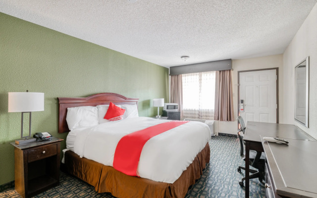 OYO Hotel Rosenberg TX I-69