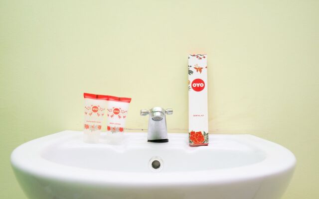 Penginapan Anggrek Syariah 1 by OYO Rooms