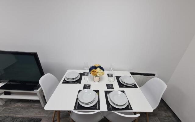 West Street 3-Bed 3-Ensuite Apartment Leicester