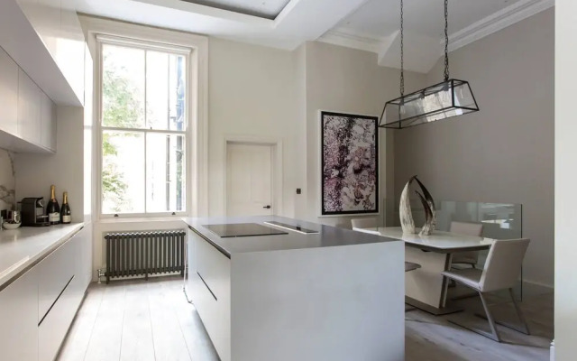 Nevern Square VIII by onefinestay