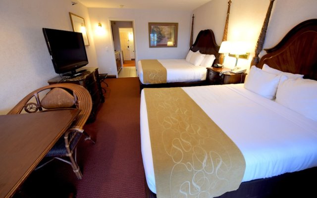 Comfort Suites Mackinaw City