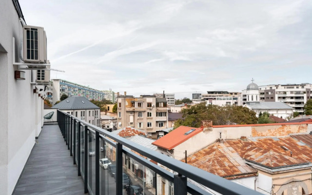 Sunflower- Designer 2R apartment near Piata Unirii with circular terrace