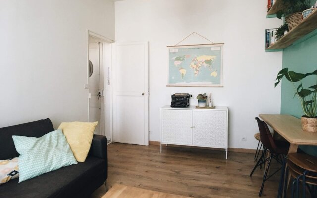 Newly Renovated and Bright Apartment