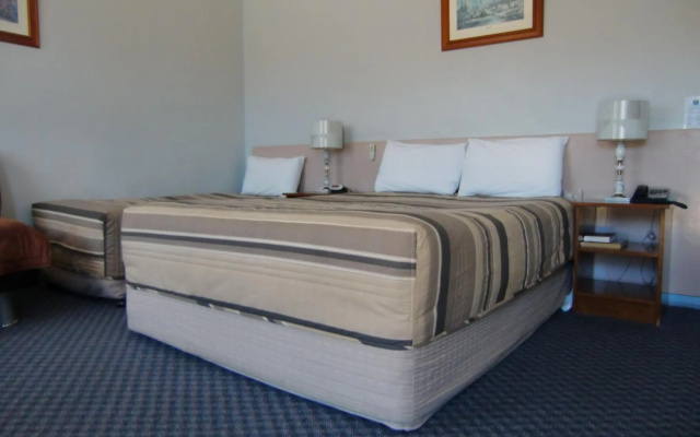 Castle Motel Bairnsdale – Guest Rooms – Bairnsdale