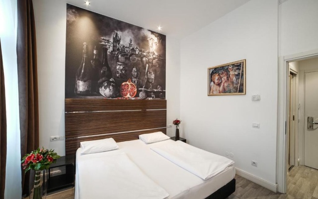 Standard Double room (full double bed)