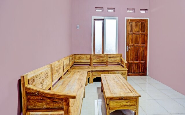 Hotel O Sobat Ijen HomestayNearSungai Prengsengan