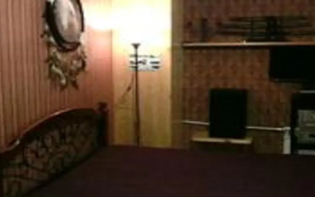 На Самбурова 242