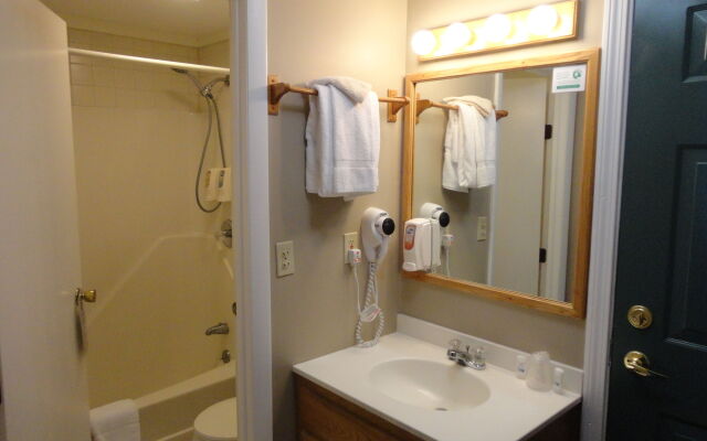 Eastern Inn & Suites