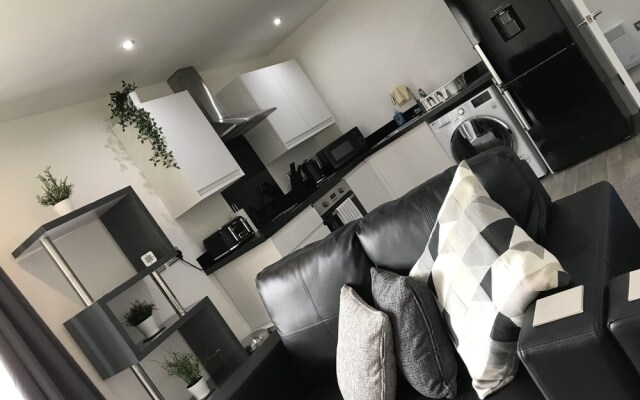 Swift Apartment 5 - Shield House