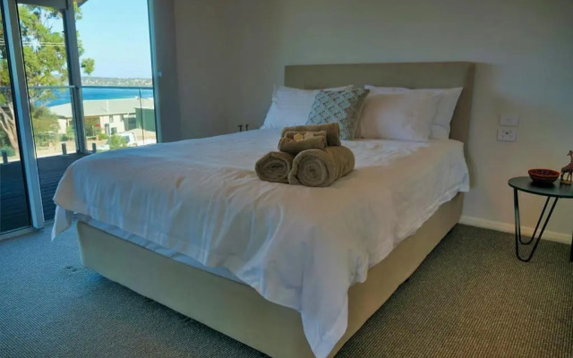 Emu Bay Bliss 'sweeping ocean views'