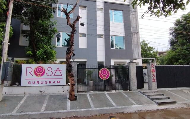 ROSASTAYS Gurugram Sec 31