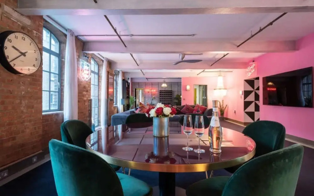 Luxurious Loft Central Soho - 3 Bedrooms Office