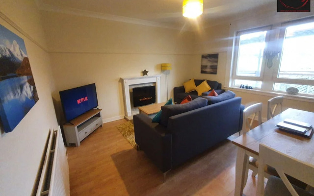 Two Bedroom Apartment by Klass Living Serviced Accommodation Airdrie - Nicol Apartment With WiFi & Parking