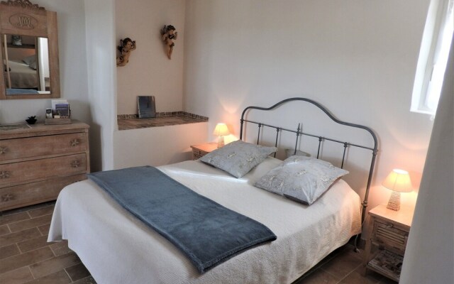 Le Mas de l Escaillon