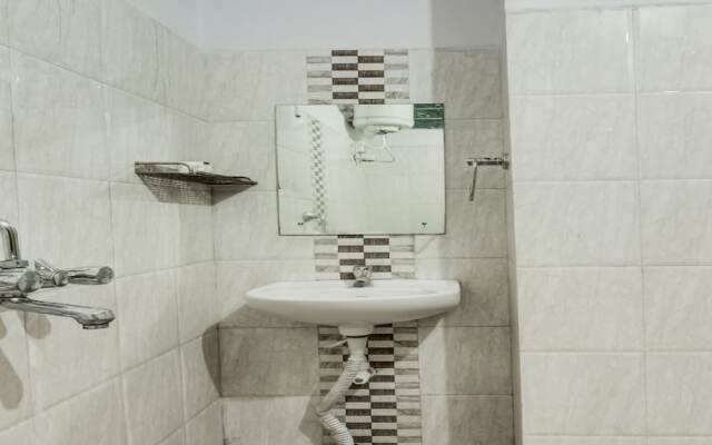 OYO Flagship 14008 Hotel The Avenue