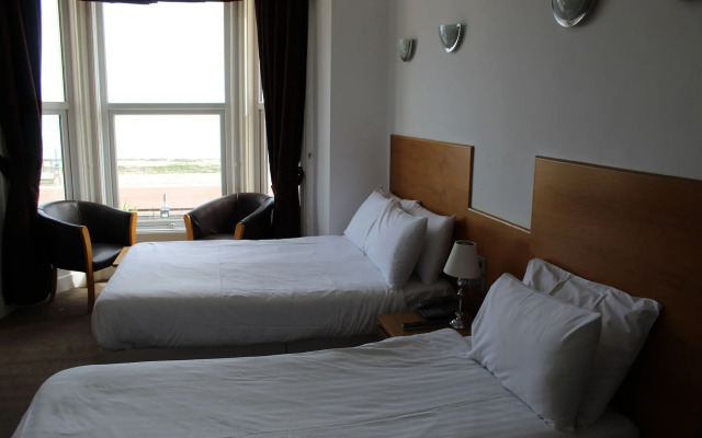 Four Saints Brig Y Don Hotel